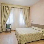 Отель Garibaldi