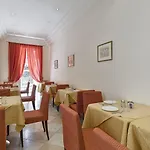 Отель Garibaldi 3*