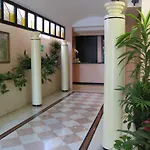 Отель Garibaldi 3*