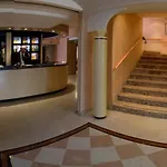 Отель Garibaldi