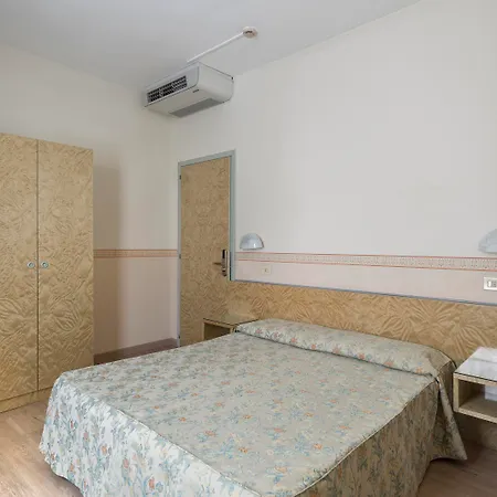 Отель Garibaldi 3*