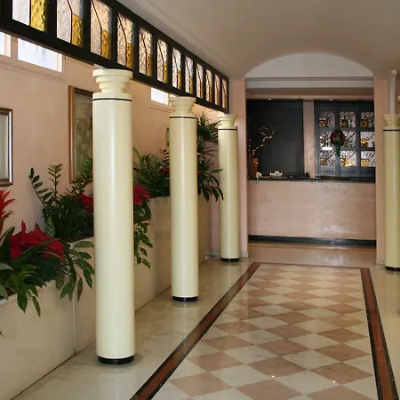 Hotel Garibaldi 3*