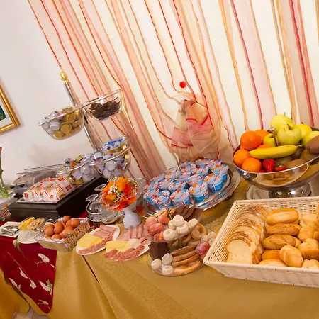 Garibaldi Hotel 3*