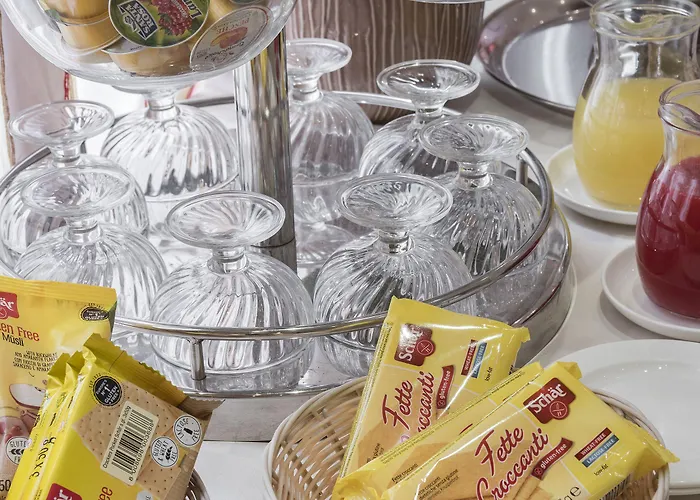 Отель Garibaldi 3*