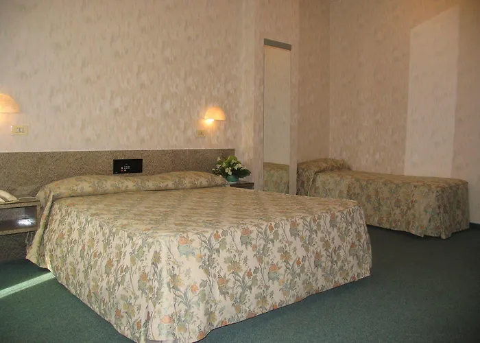 Garibaldi Отель