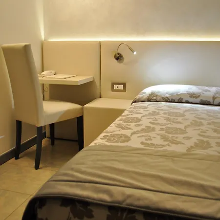 Ξενοδοχείο Garibaldi 3*